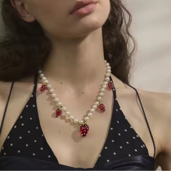 Red Strawberry Pearl 18K Gold Stainless Steel Waterproof Necklace - Picture 5 of 7